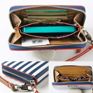 Stella and Dot Chelsea Tech Wallet